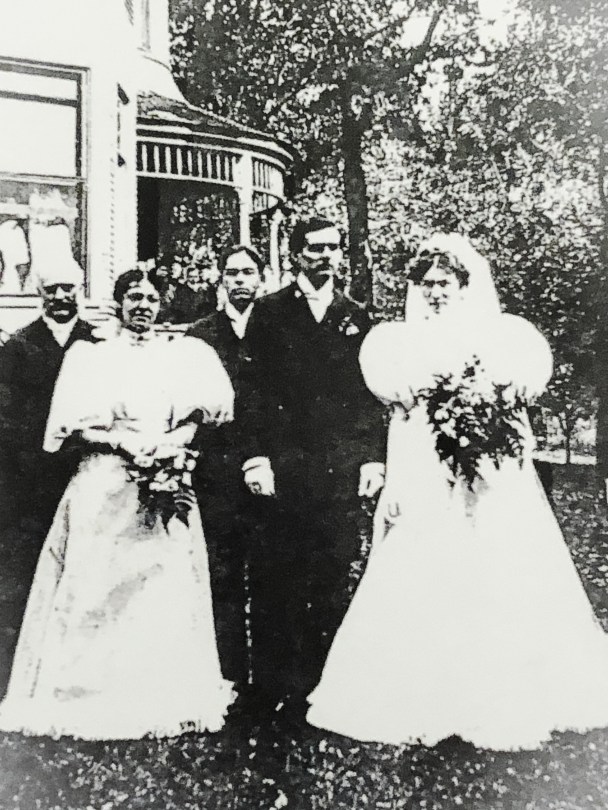 1AA7C6FD-5905-43BB-A348-D06F83CD8FA4